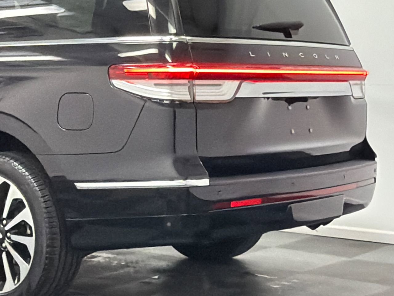 Certified 2023 Lincoln Navigator L Reserve image 7