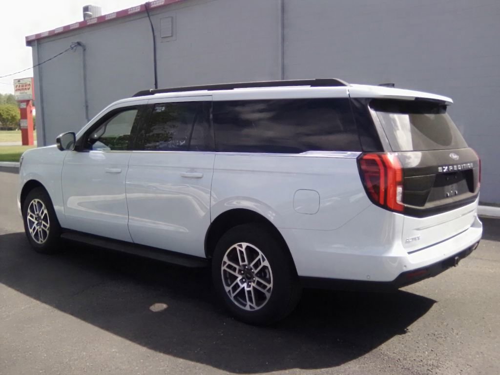 Used 2025 Ford Expedition Max Active image 8