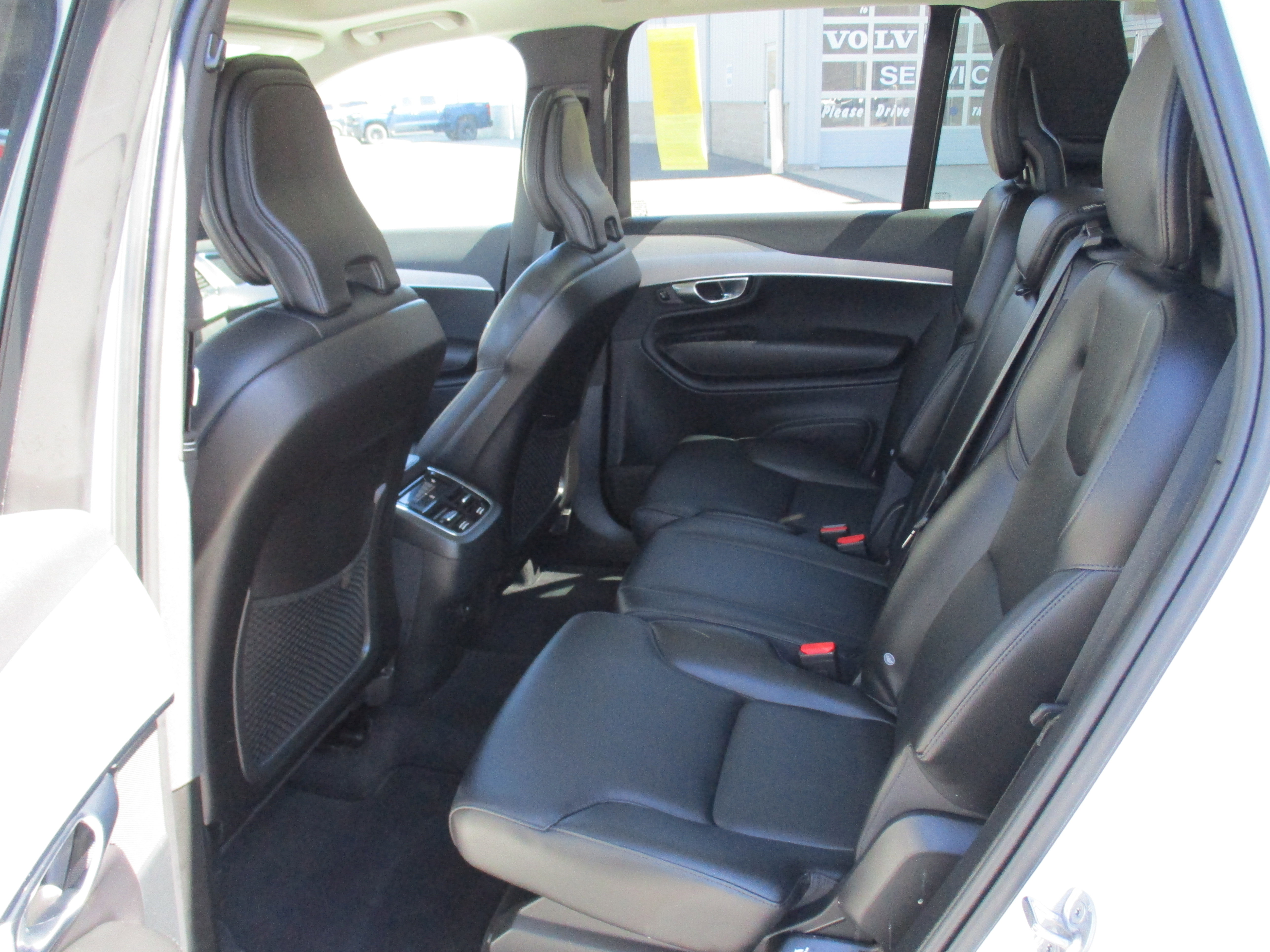 Certified 2023 Volvo XC90 B5 Core w/ Climate Package AWD/4WD image 12