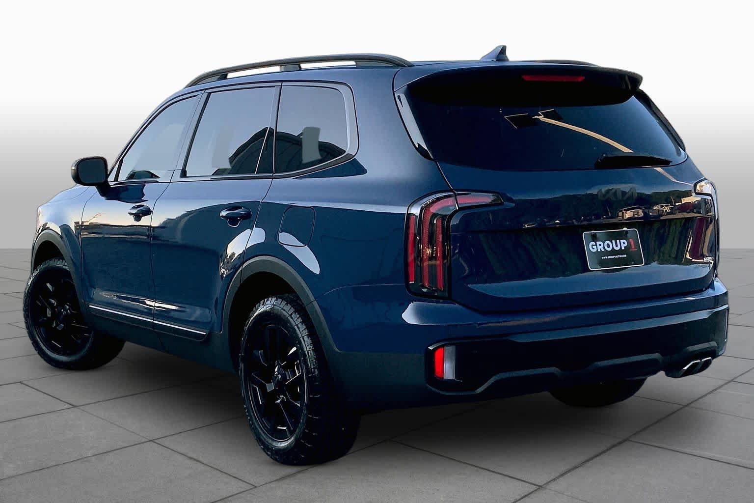 Used 2025 Kia Telluride AWD image 11