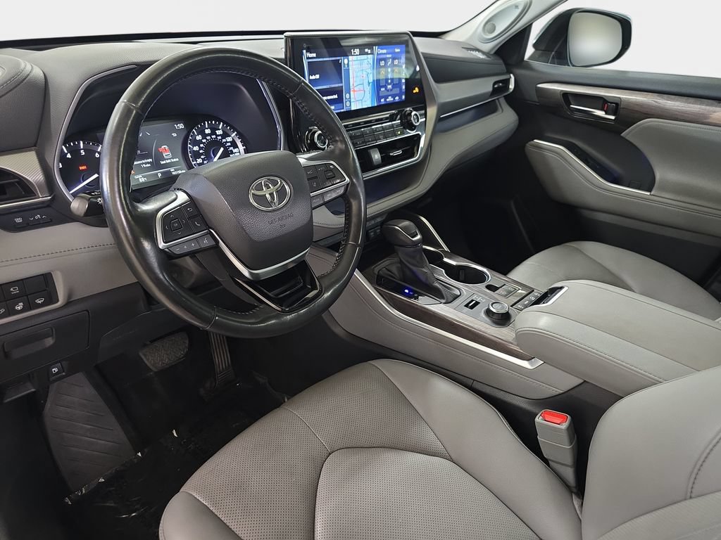 Used 2021 Toyota Highlander Platinum AWD/4WD image 19