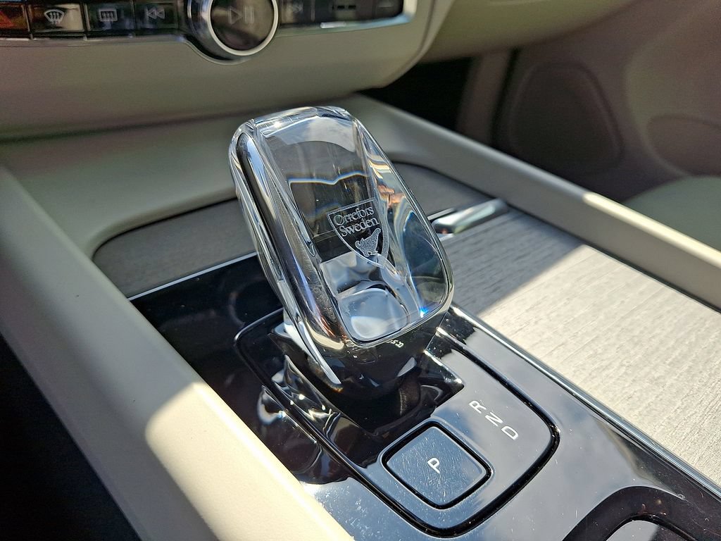 Used 2023 Volvo XC60 T8 Ultimate w/ Protection Package AWD/4WD image 18