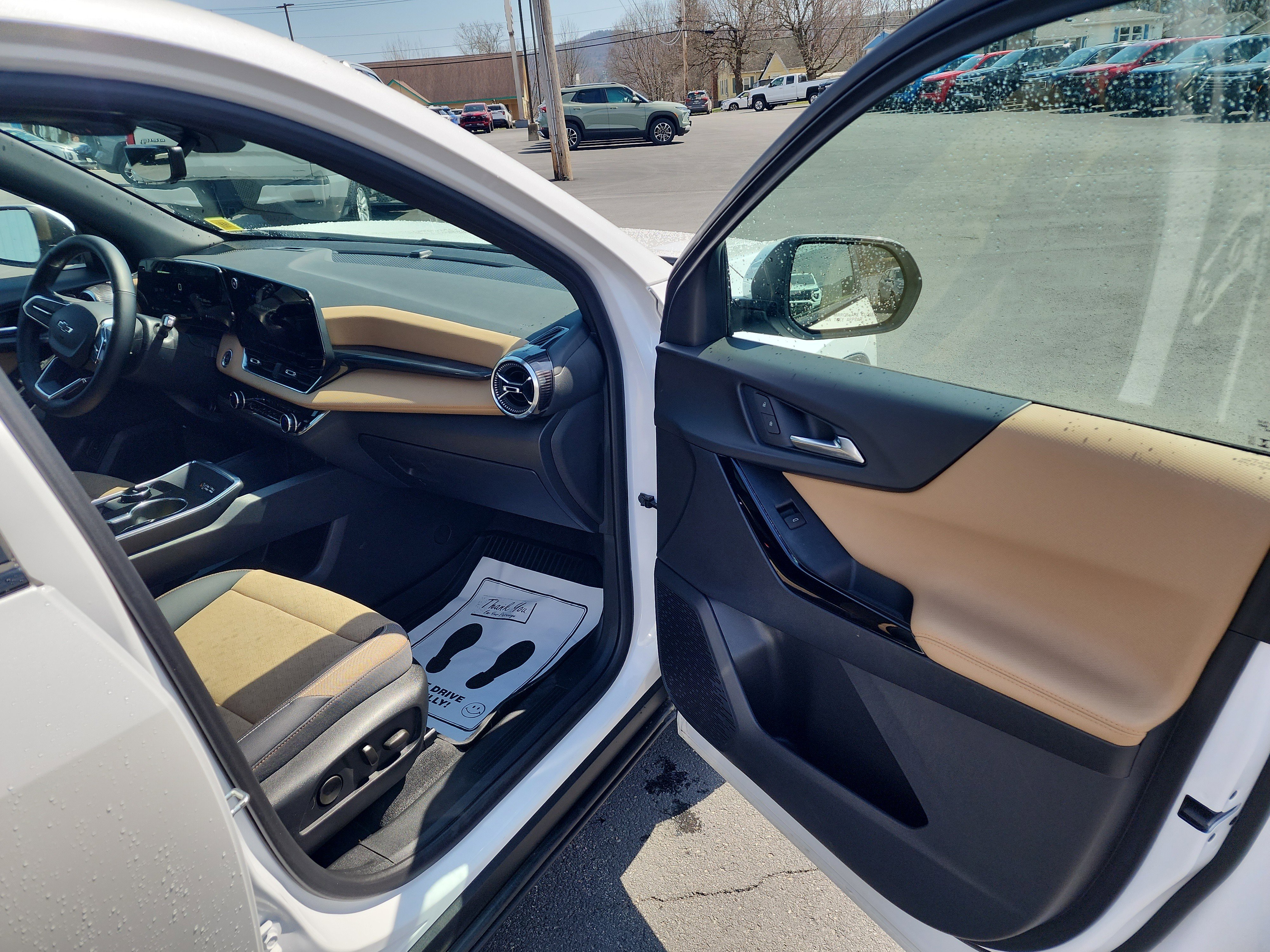 Certified 2025 Chevrolet Equinox ACTIV w/ Safety and Technology Package AWD/4WD image 35