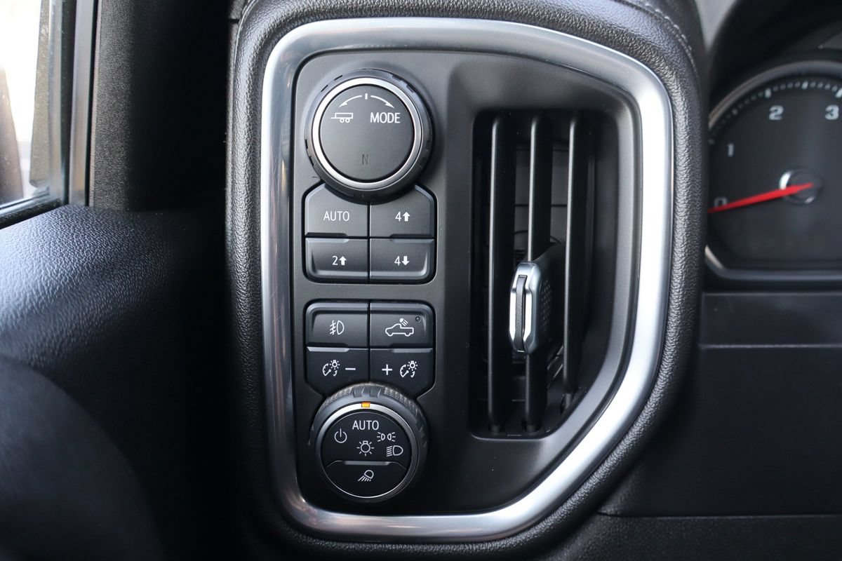 Used 2022 Chevrolet Silverado 3500 High Country w/ Safety Package II AWD/4WD image 29