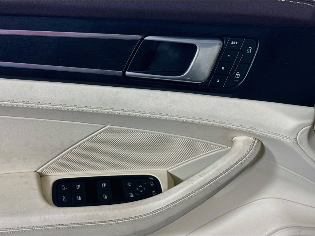 Used 2023 Porsche Panamera 4 Platinum Edition AWD/4WD image 22
