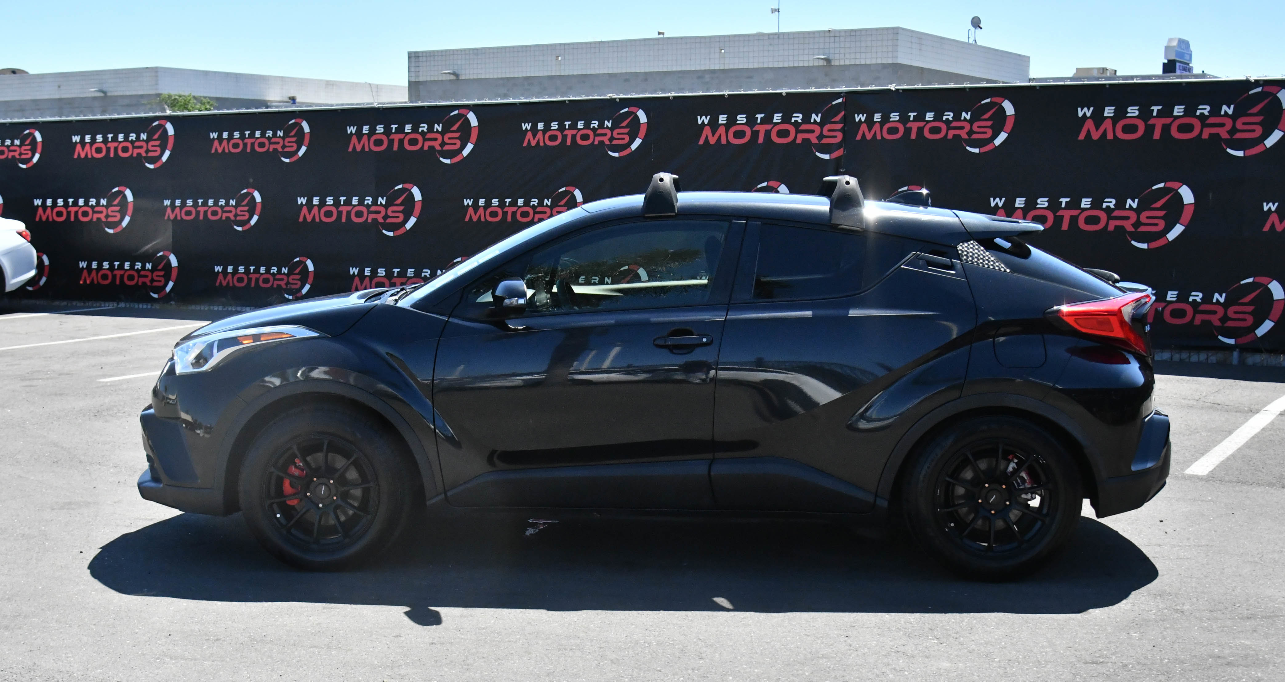 Used 2019 Toyota C-HR LE image 4