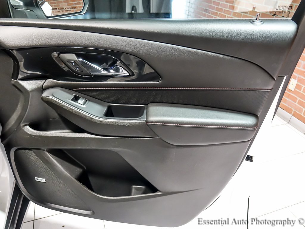 Used 2022 Chevrolet Traverse RS image 38