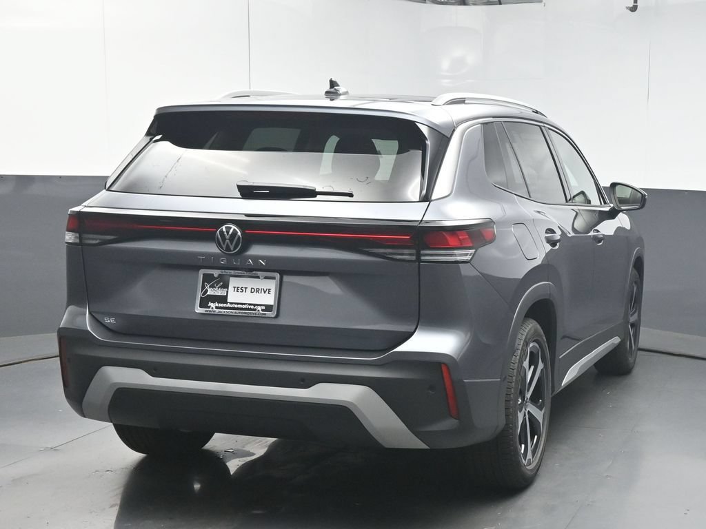 New 2026 Volkswagen Tiguan SE FWD image 7