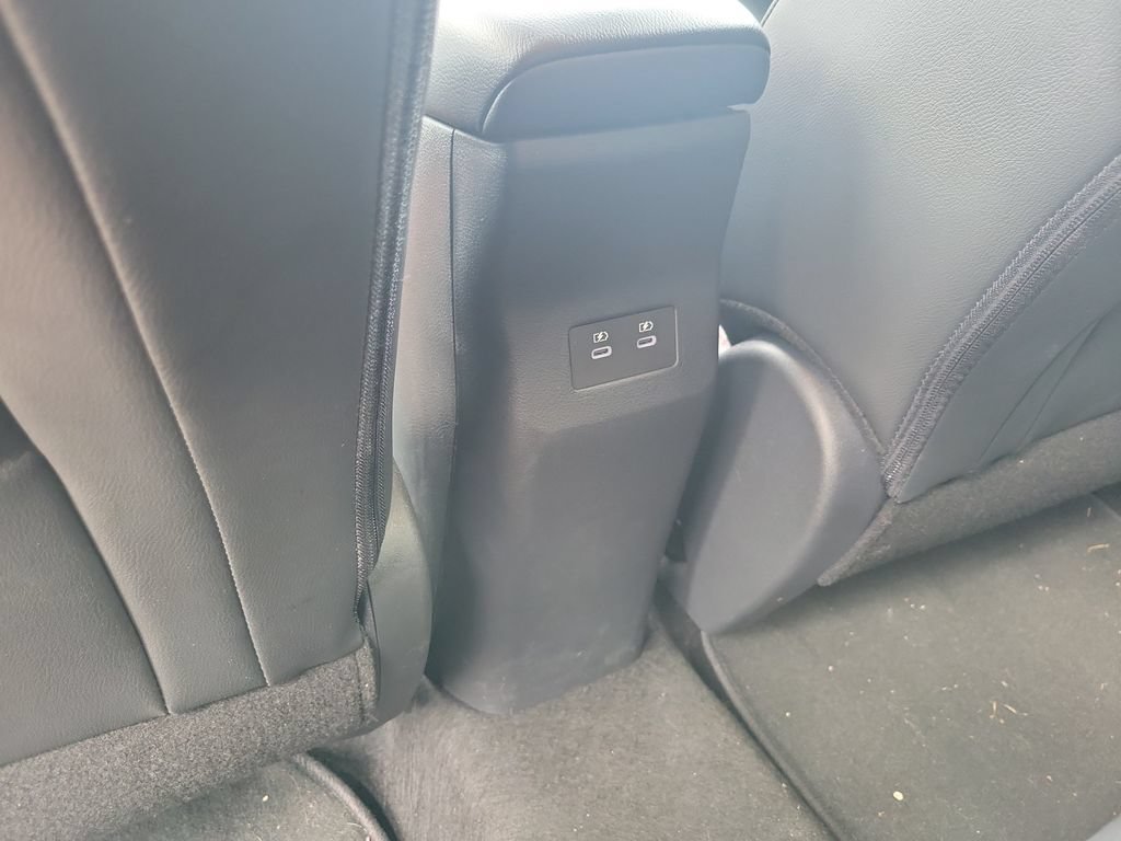 Used 2025 Nissan Kicks SR AWD/4WD image 27