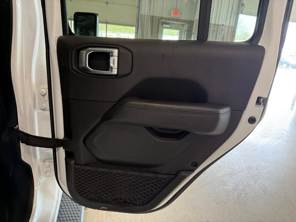 Used 2020 Jeep Wrangler Unlimited Sahara AWD/4WD image 12