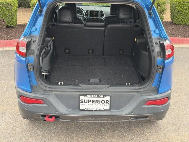 Used 2018 Jeep Cherokee Trailhawk image 6