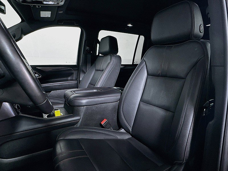 Used 2024 Chevrolet Suburban RST w/ Luxury Package AWD/4WD image 11