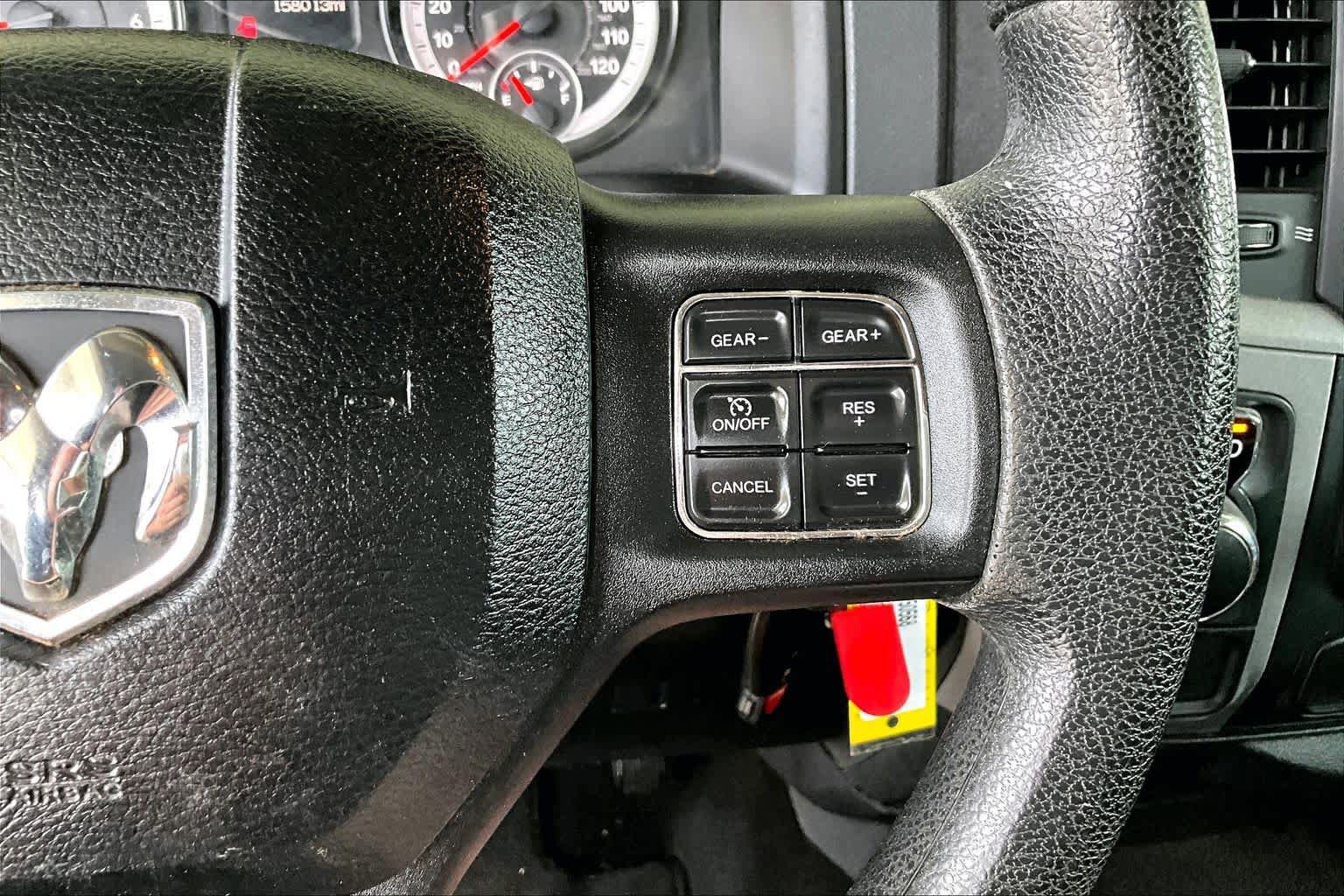 Used 2015 RAM 1500 Express RWD image 23