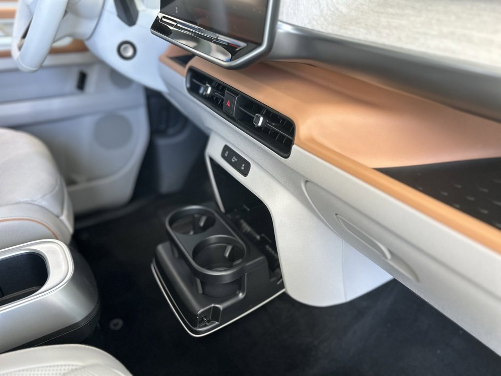 New 2025 Volkswagen ID. Buzz 1st Edition image 20