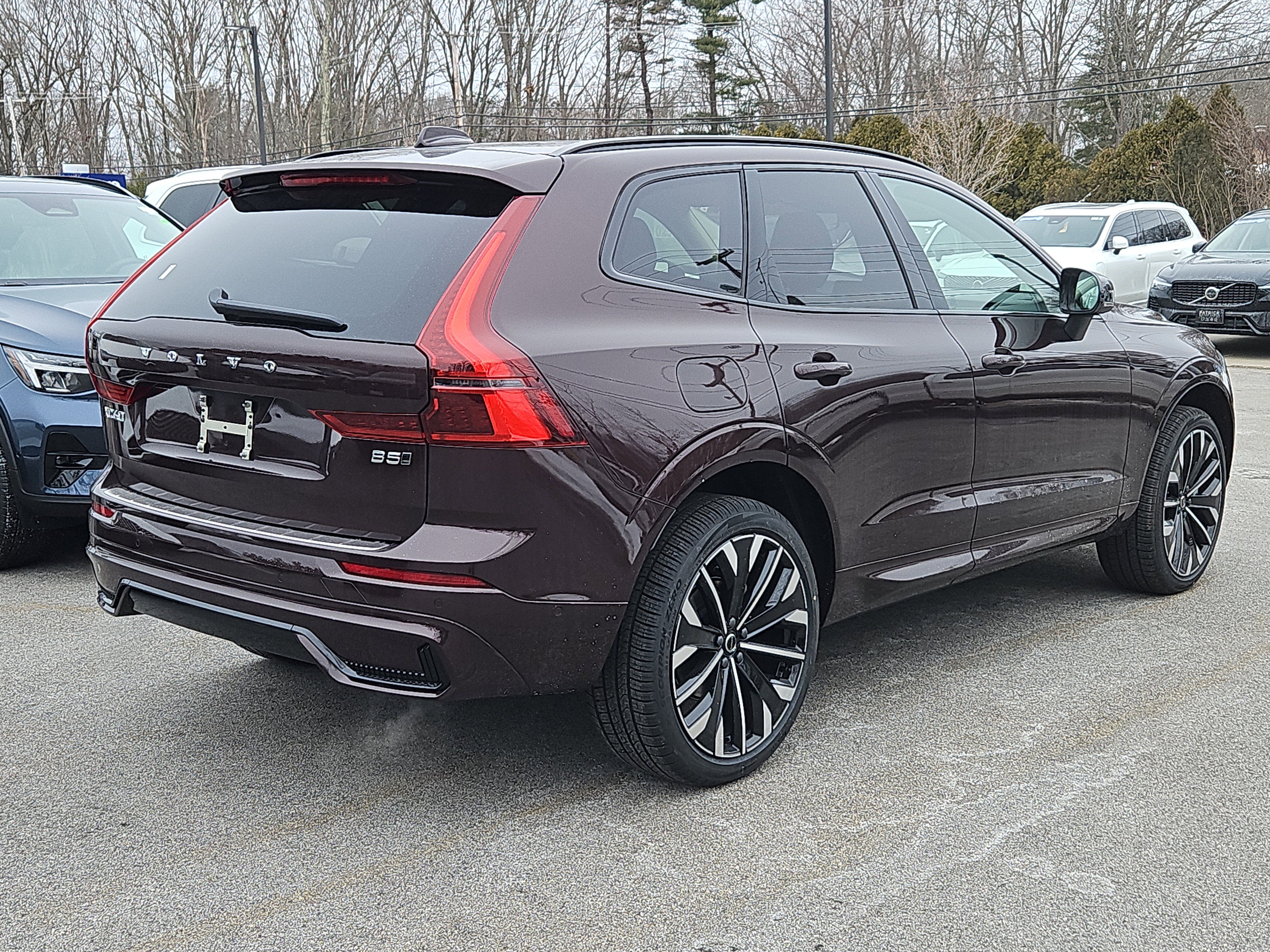 New 2026 Volvo XC60 B5 Ultra w/ Protection Package Premier image 2