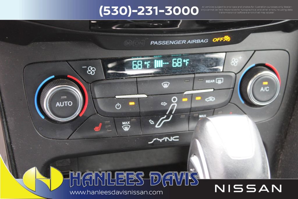 Used 2017 Ford Focus Titanium FWD image 19