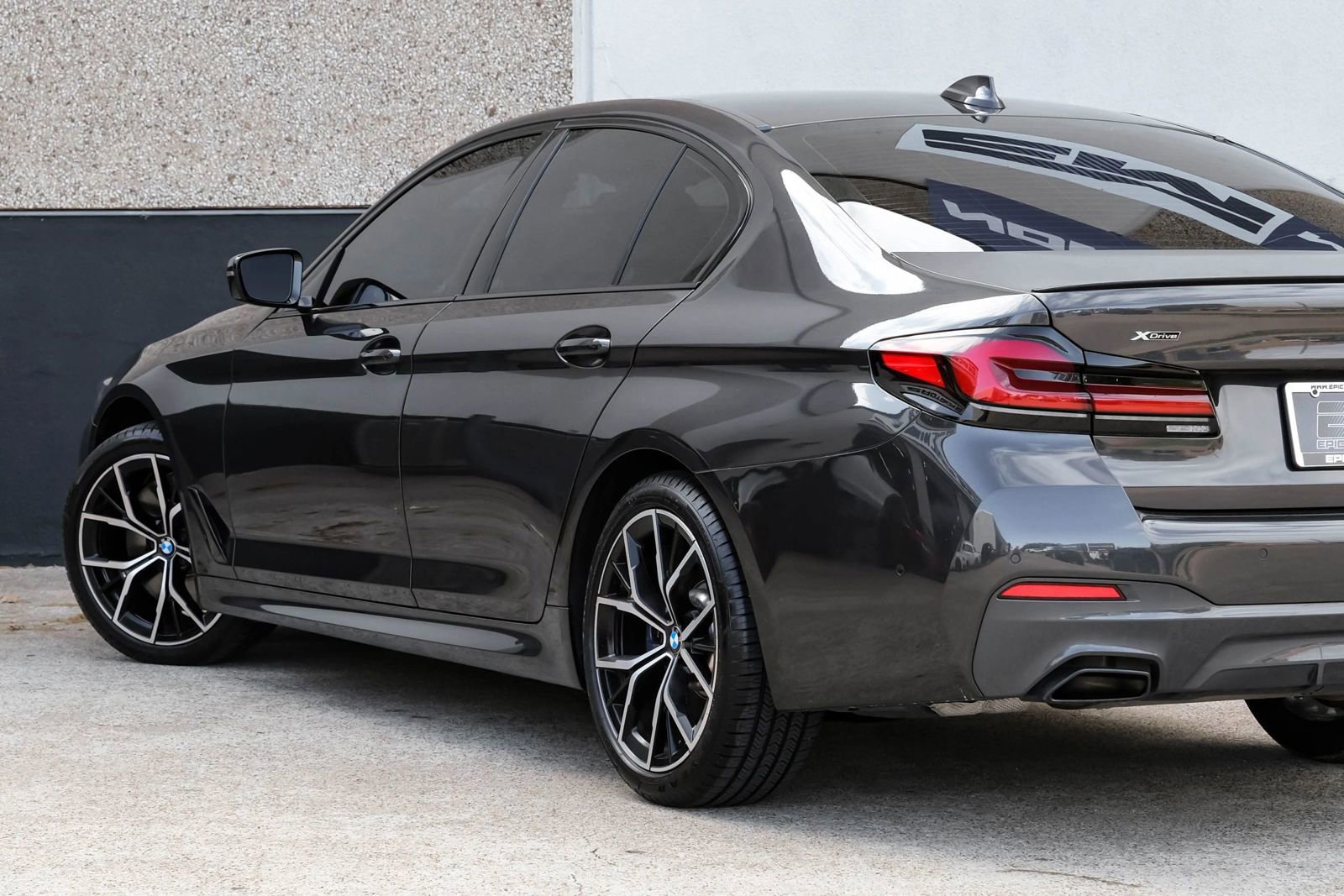 Used 2023 BMW 540i xDrive w/ Executive Package image 17