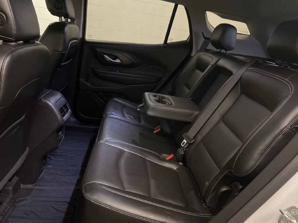 Used 2023 GMC Terrain SLT w/ LPO, Floor Liner Package FWD image 17