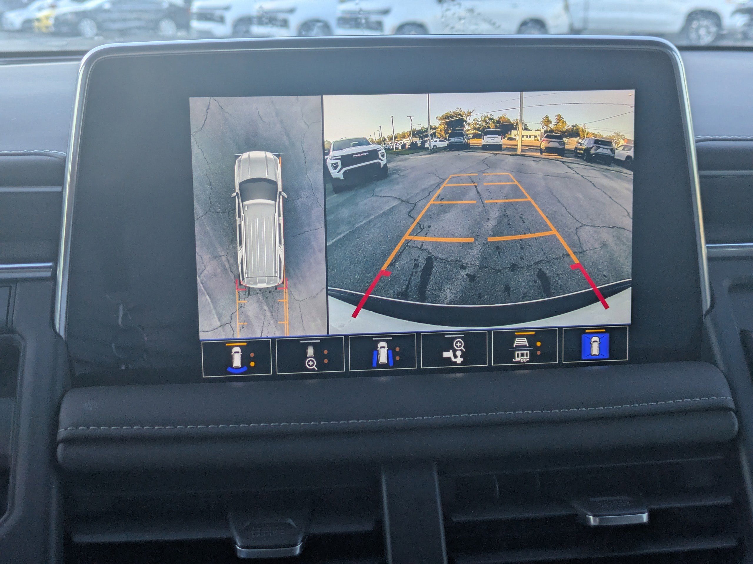 Used 2022 GMC Yukon SLT w/ SLT Premium Package image 20