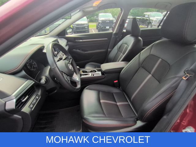 Used 2024 Nissan Altima 2.5 SR AWD/4WD image 18