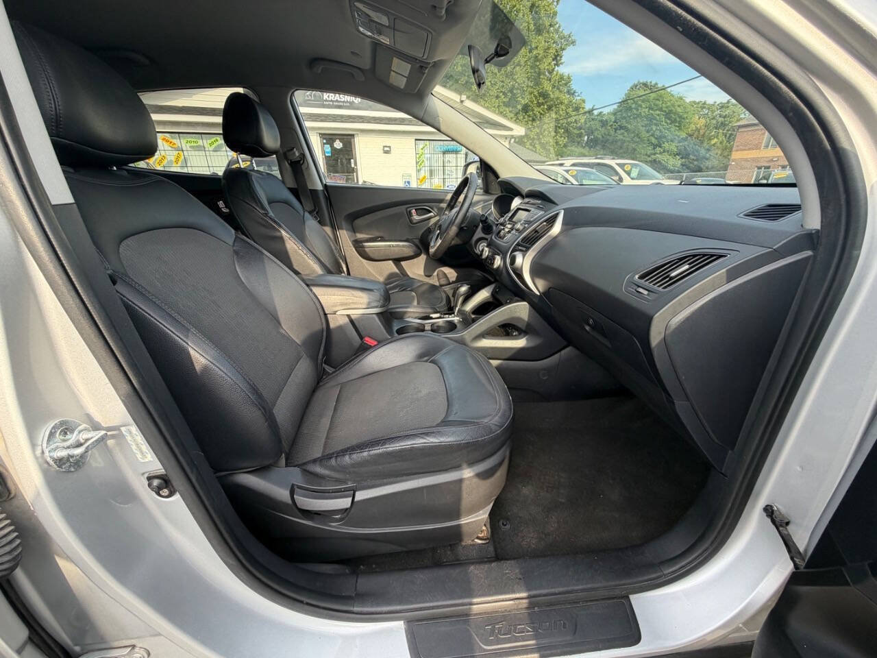 Used 2011 Hyundai Tucson GLS AWD/4WD image 14