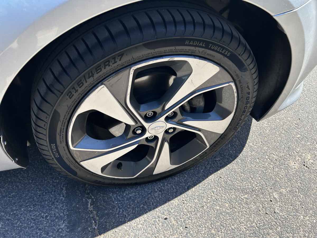 Used 2017 Chevrolet Sonic Premier image 34