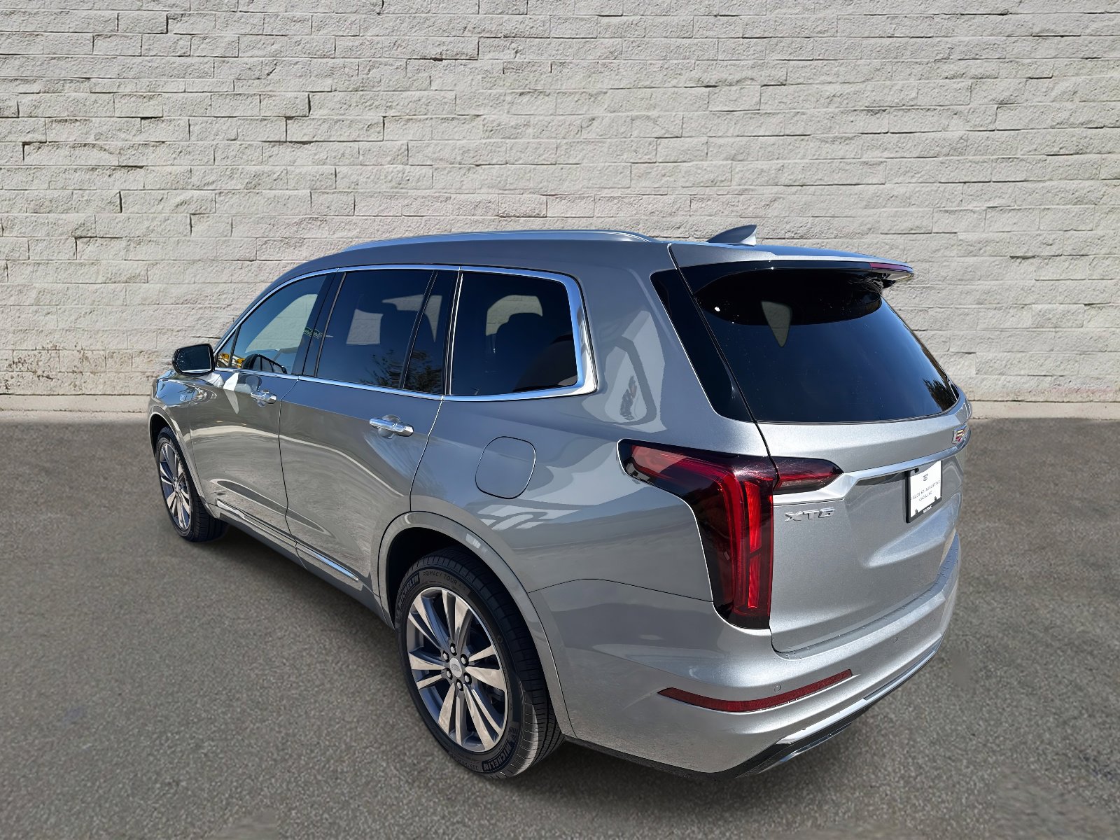 Used 2025 Cadillac XT6 Premium Luxury image 7