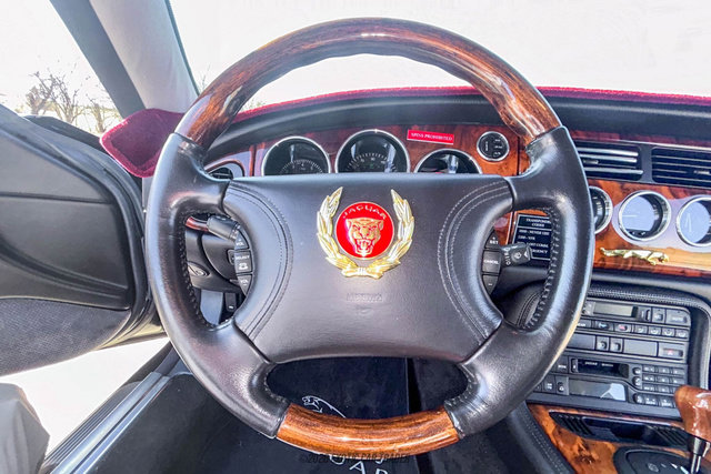 Used 1998 Jaguar XK8 Coupe image 47