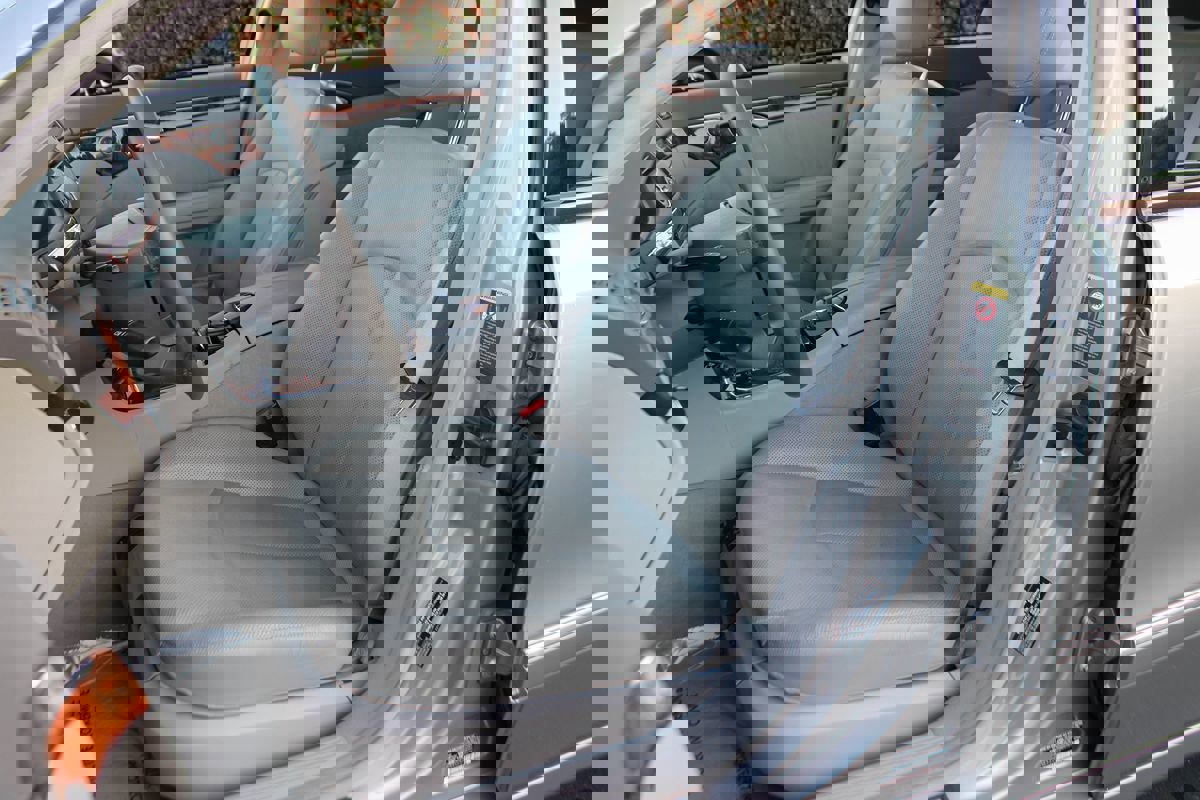 Used 2004 Mercedes-Benz E 320 Sedan image 13