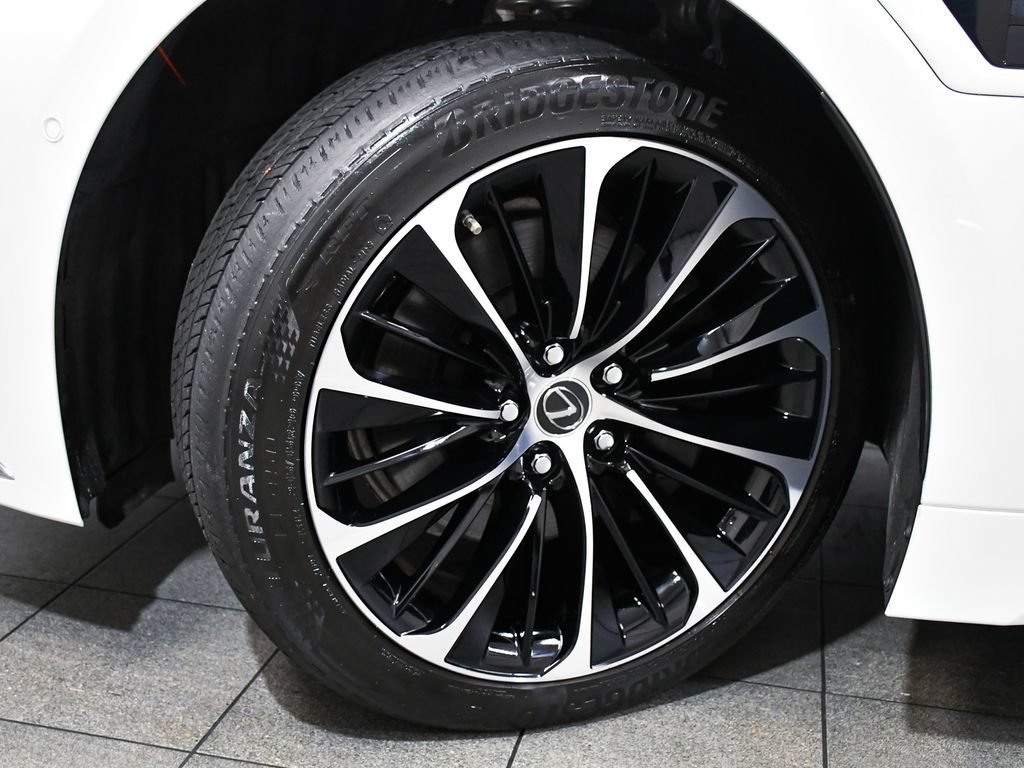 Used 2022 Lexus LS 500h AWD w/ Luxury Package image 7