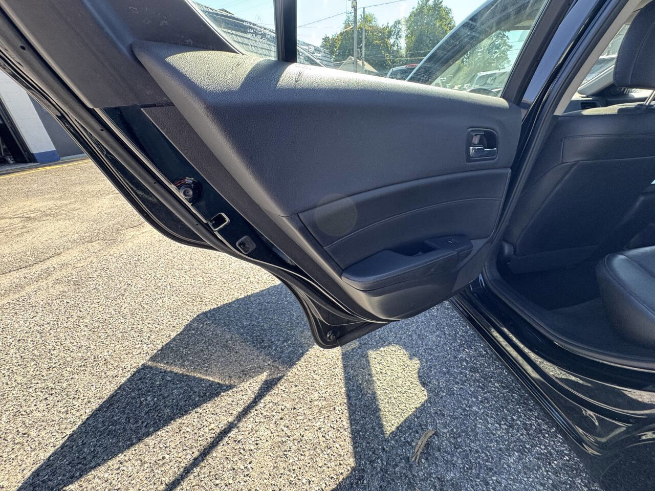 Used 2014 Acura ILX 2.0L w/Premium 4dr Sedan Packa image 44