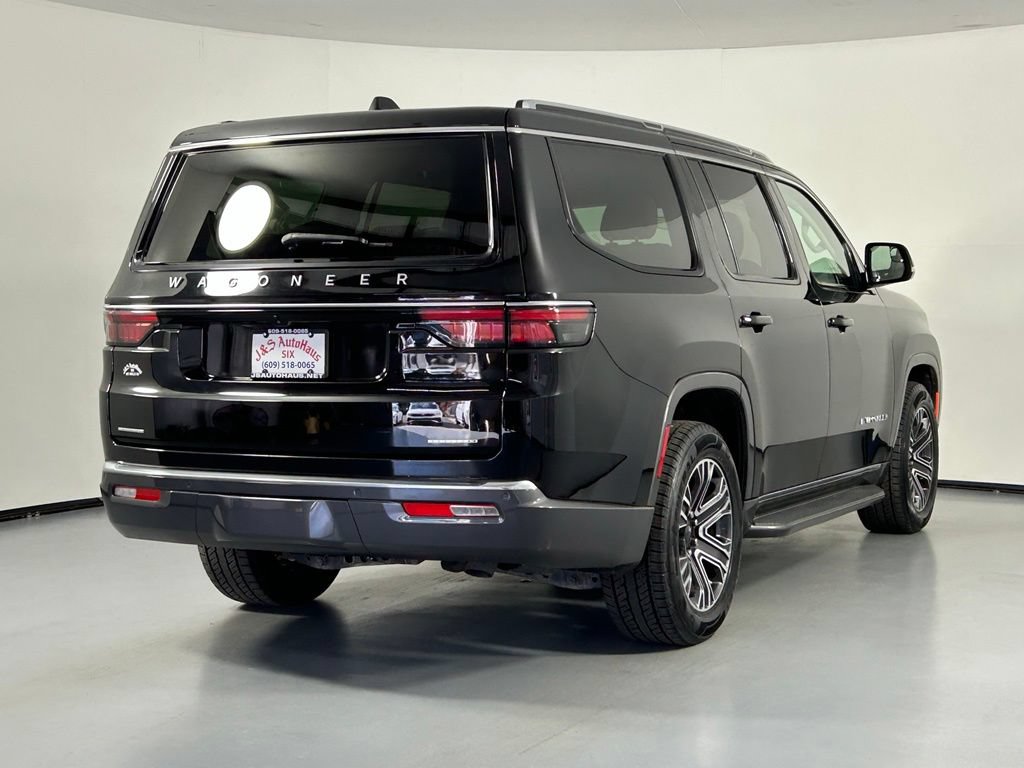 Used 2022 Jeep Wagoneer Series III AWD/4WD image 7