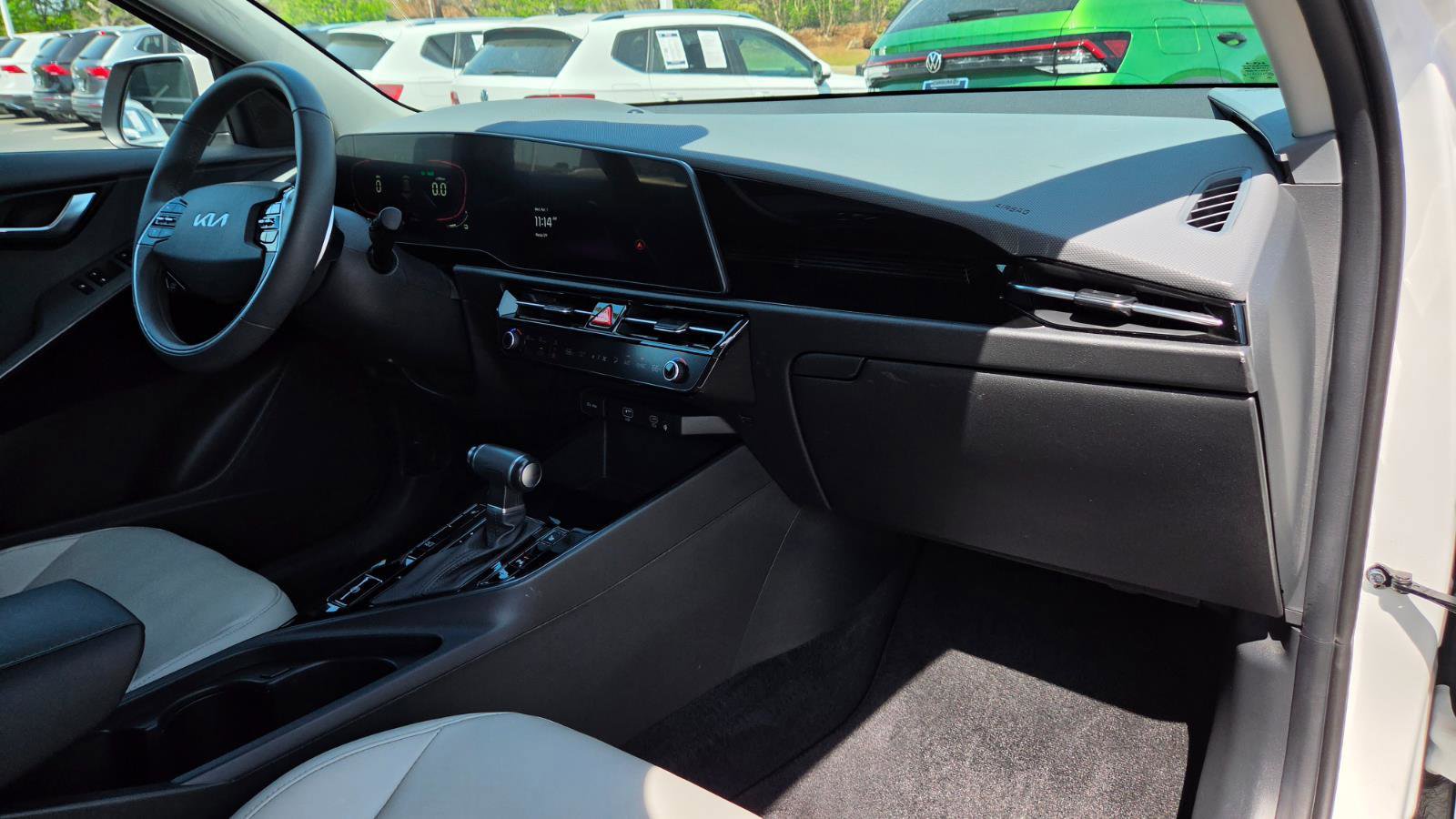 Used 2023 Kia Niro EX image 50