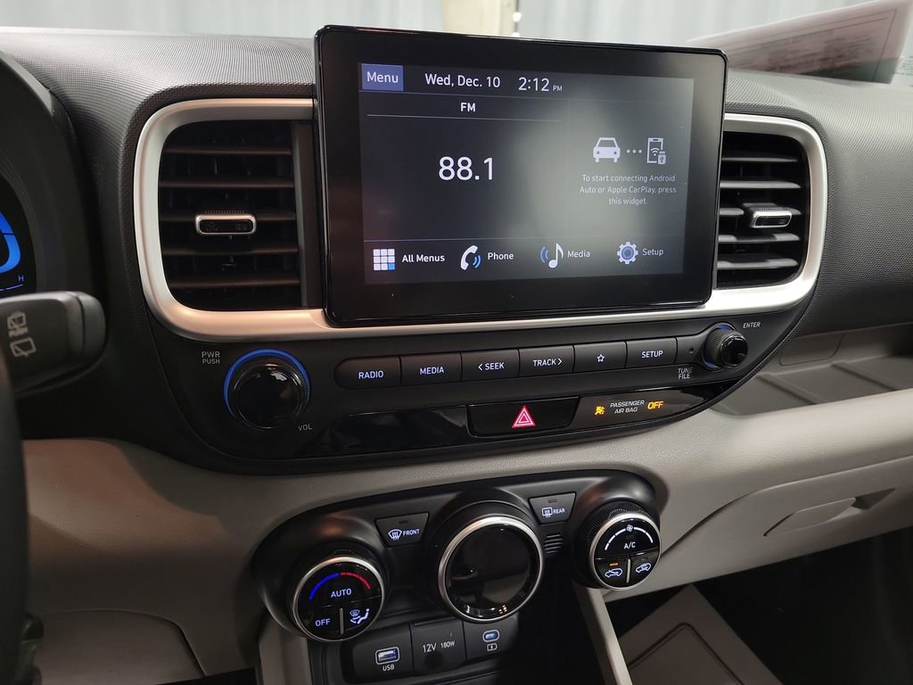 Used 2023 Hyundai Venue SEL image 14