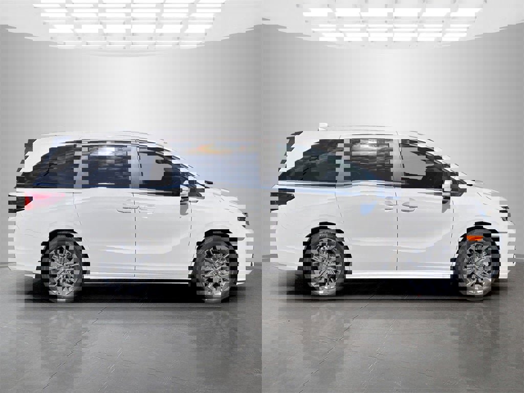 New 2026 Honda Odyssey Touring image 6