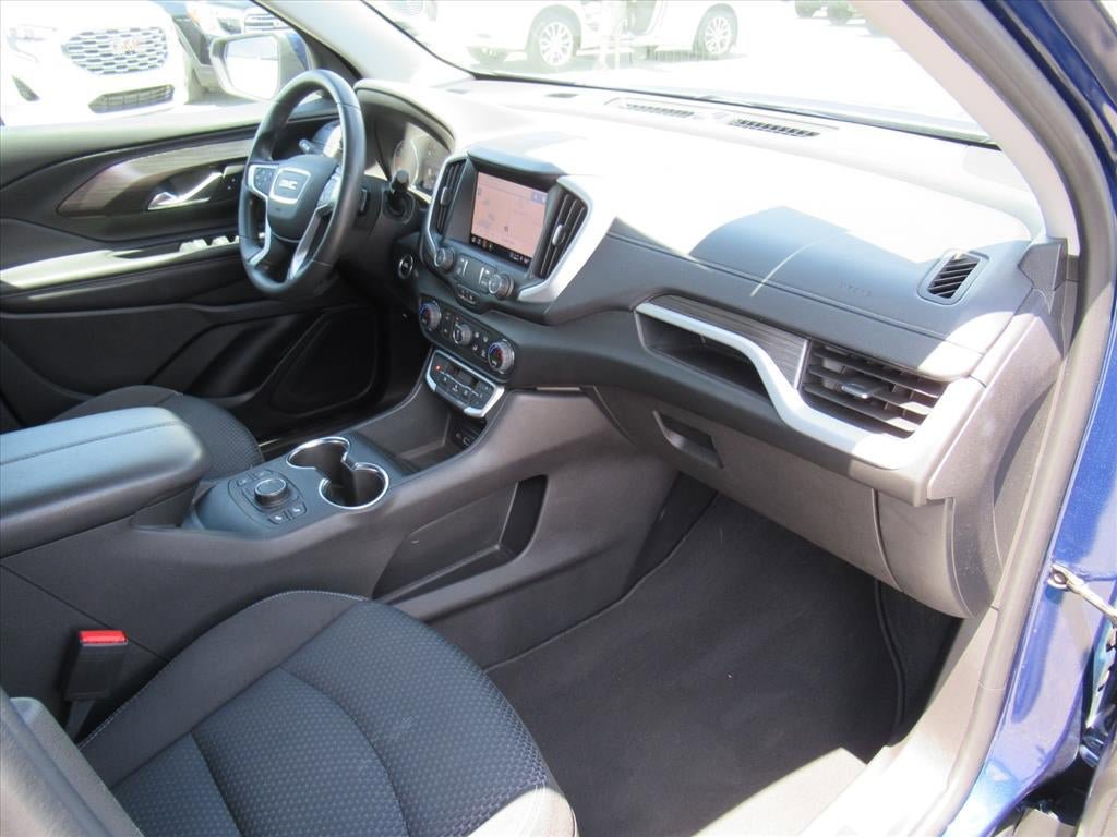 Used 2022 GMC Terrain SLE w/ Driver Convenience Package FWD image 10