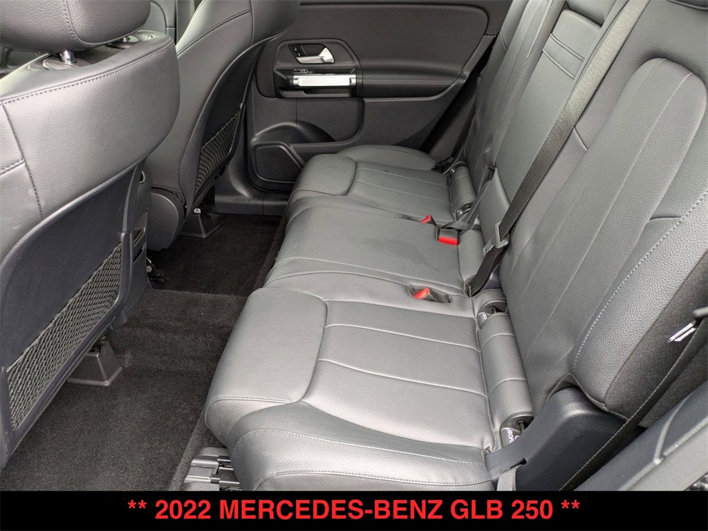 Used 2022 Mercedes-Benz GLB 250 4MATIC image 4