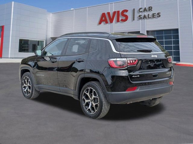 Used 2025 Jeep Compass Limited image 9