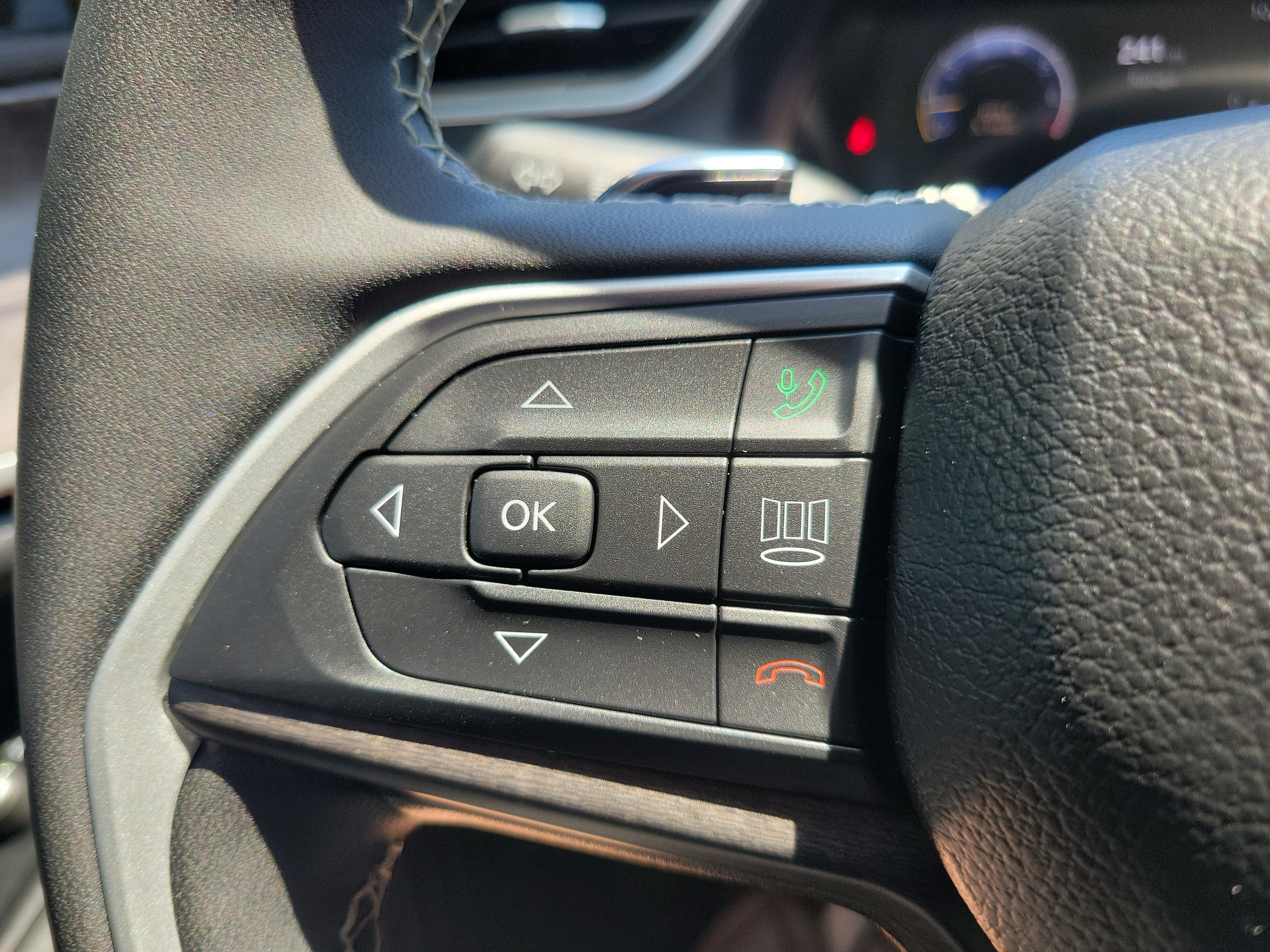 Used 2023 Jeep Grand Cherokee Limited AWD/4WD image 17