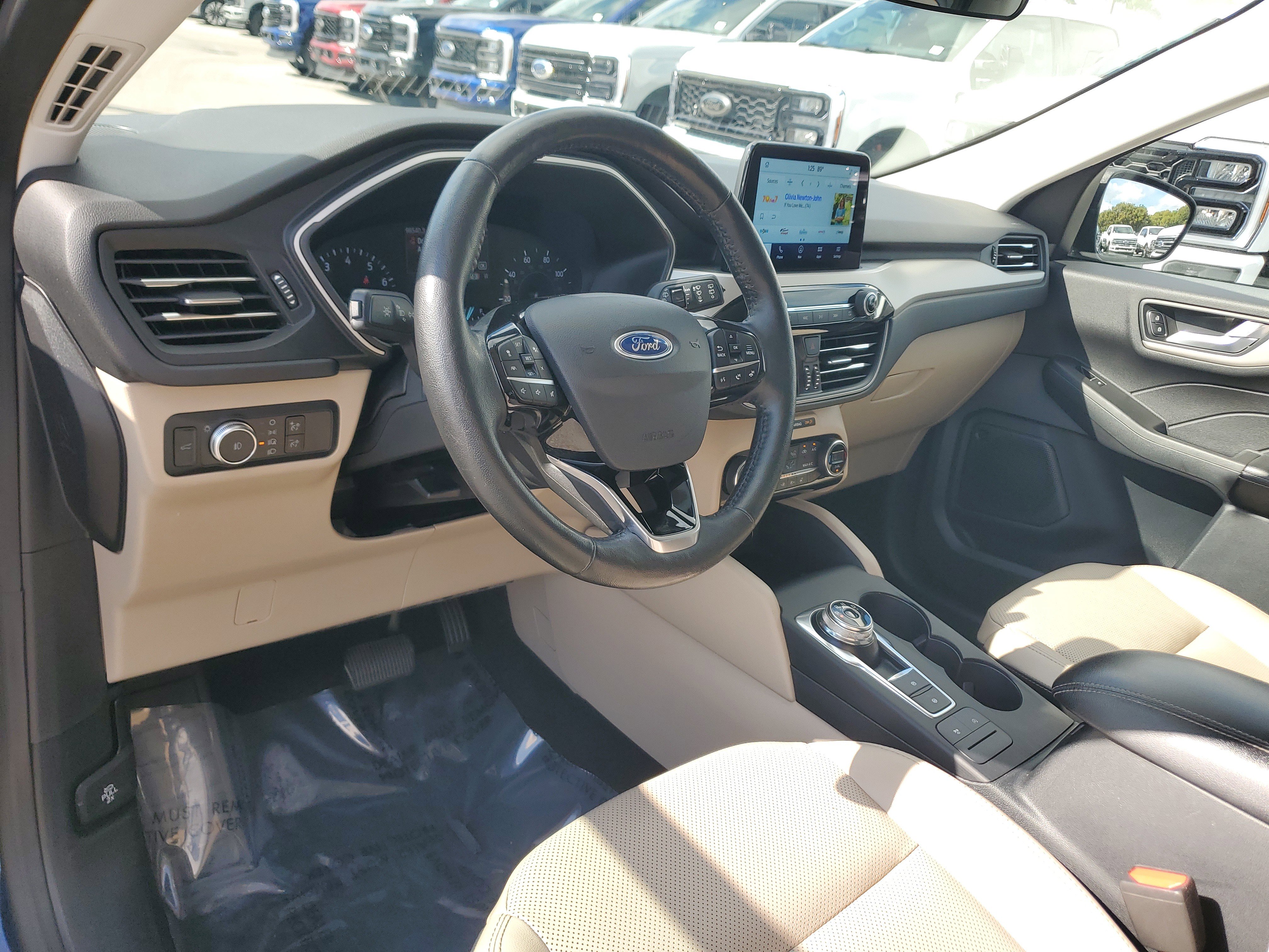 Used 2021 Ford Escape SEL image 9
