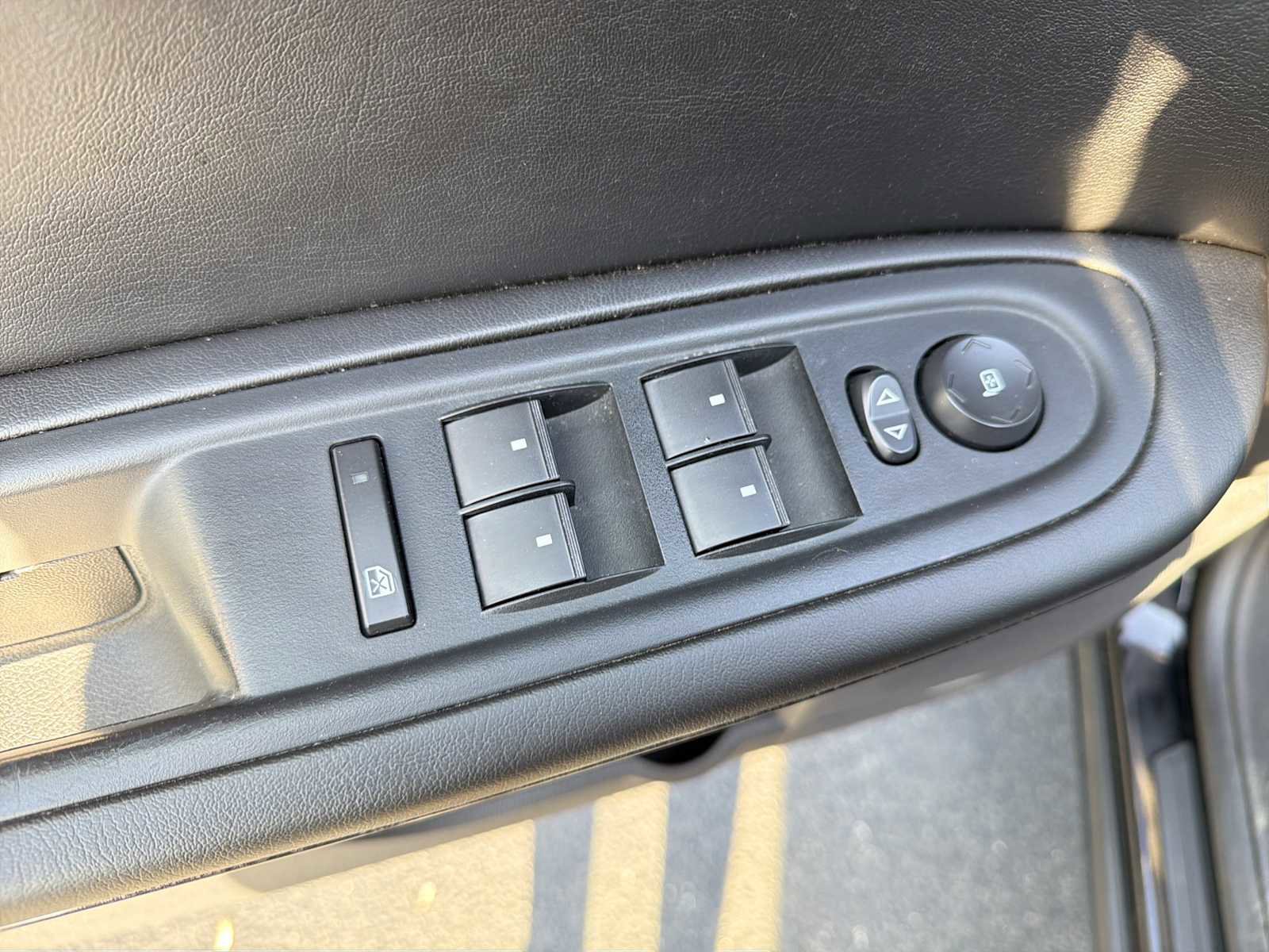 Used 2016 GMC Acadia SLT w/ Open Road Package image 15