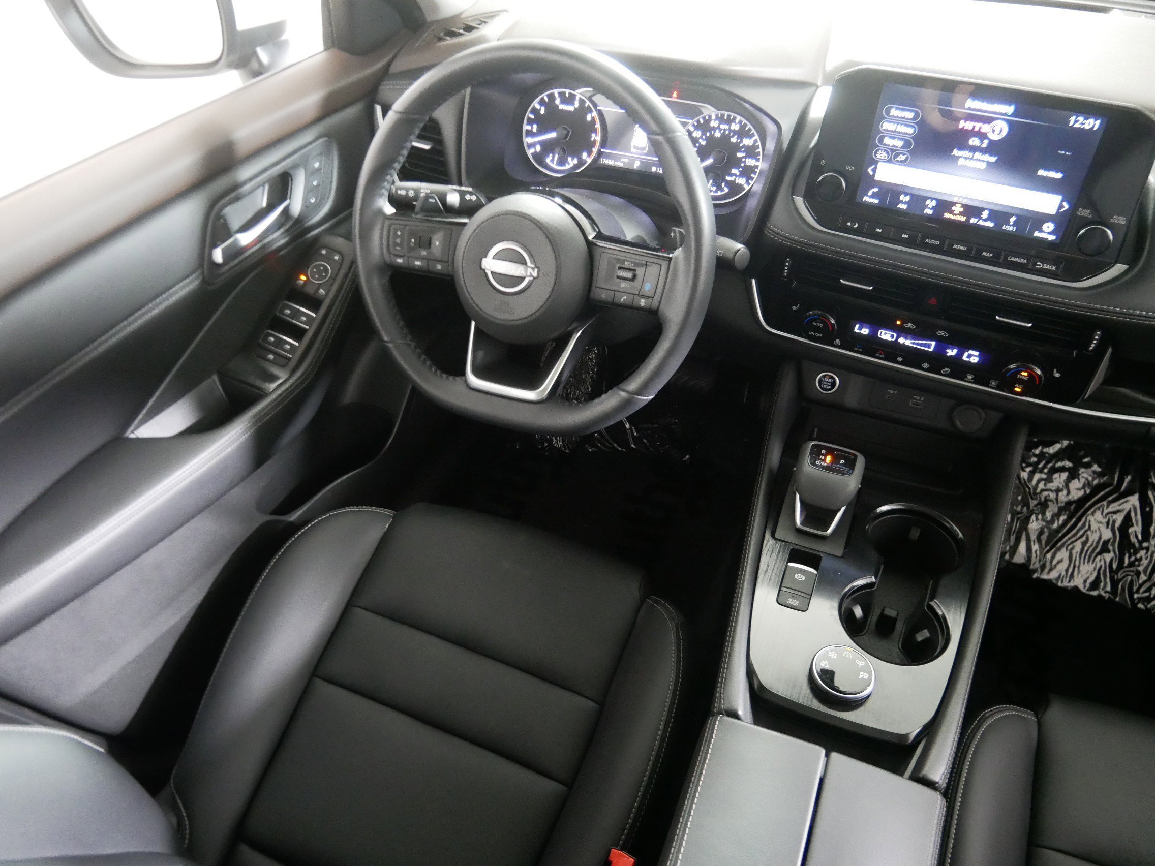 Used 2023 Nissan Rogue SL w/ SL Premium Package image 9