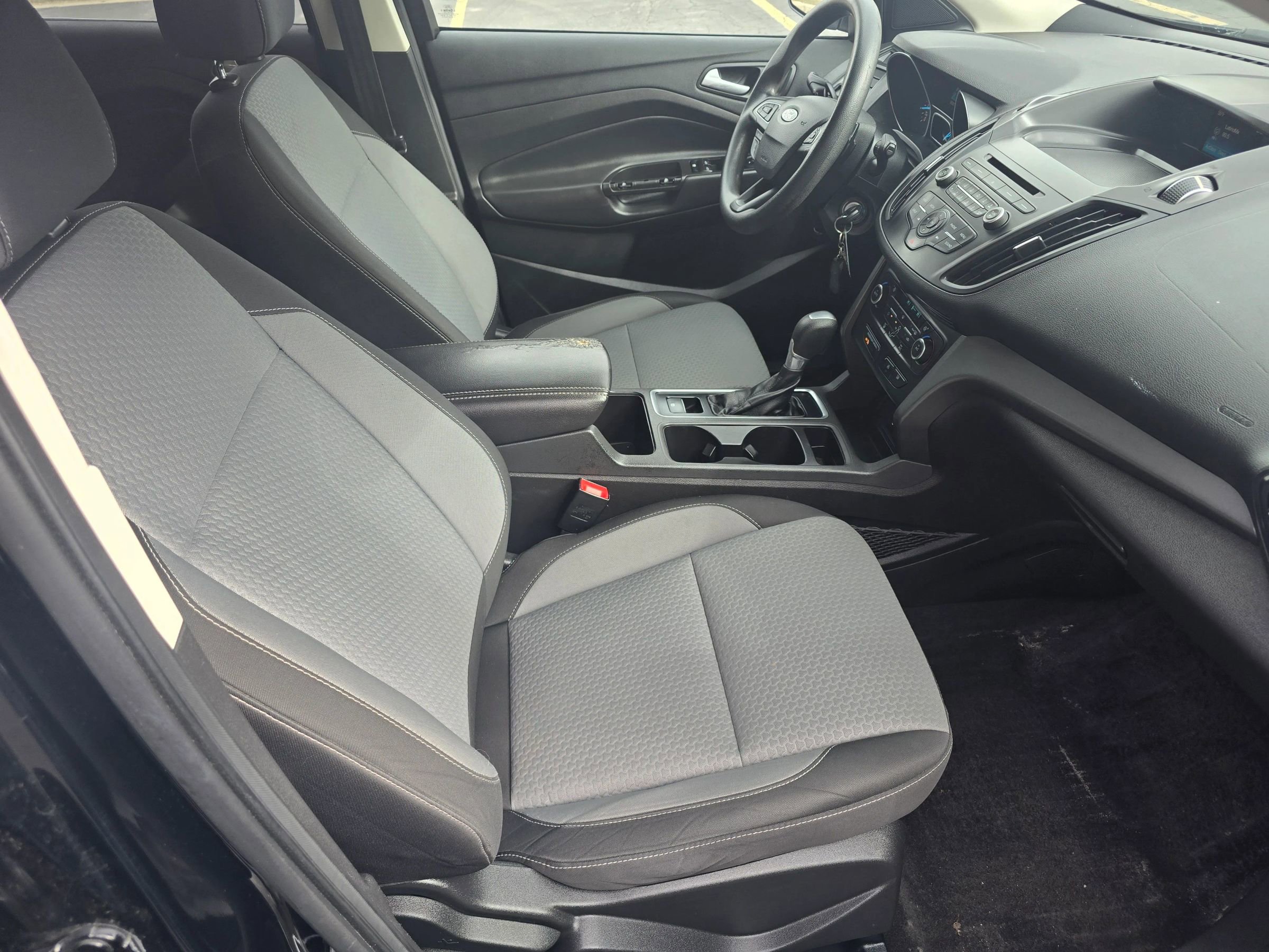 Used 2017 Ford Escape SE image 23