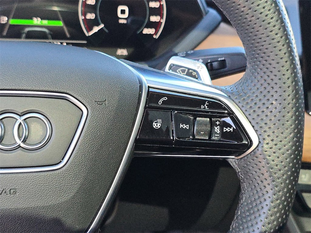 Used 2024 Audi e-tron GT Premium Plus image 25