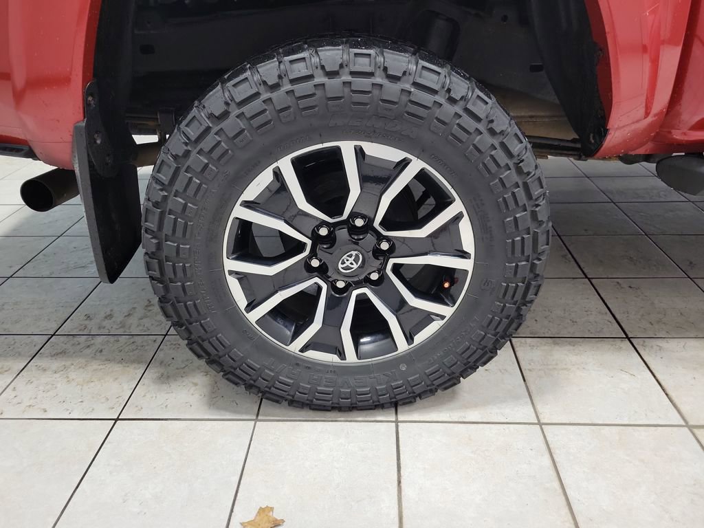 Used 2022 Toyota Tacoma TRD Sport image 45