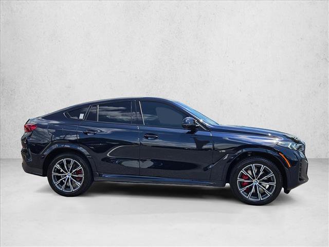 Used 2025 BMW X6 xDrive40i w/ Premium Package AWD/4WD image 4