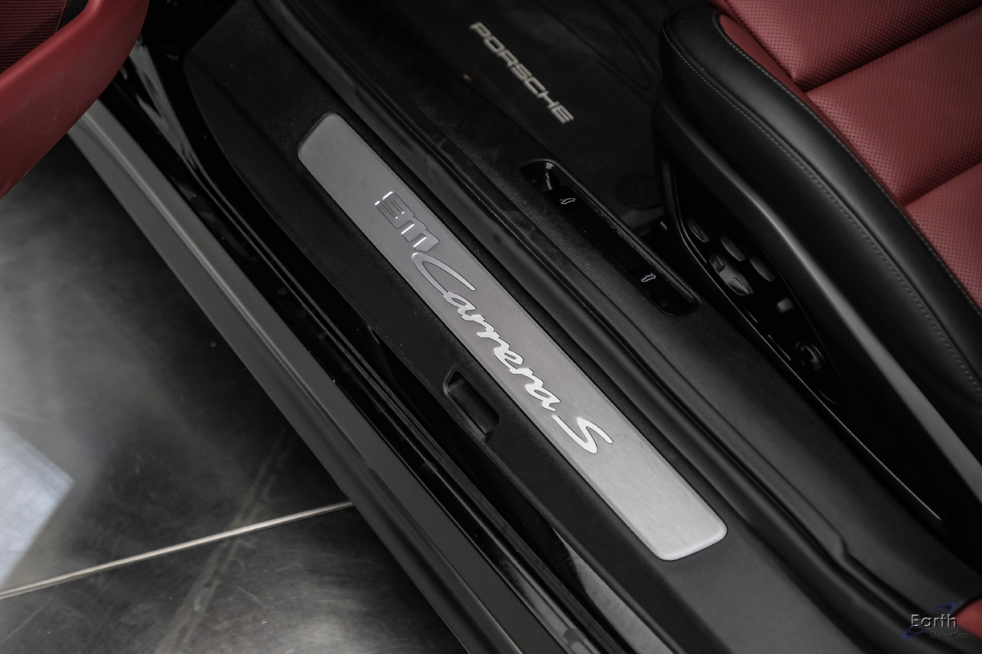 Used 2025 Porsche 911 Carrera S RWD image 38