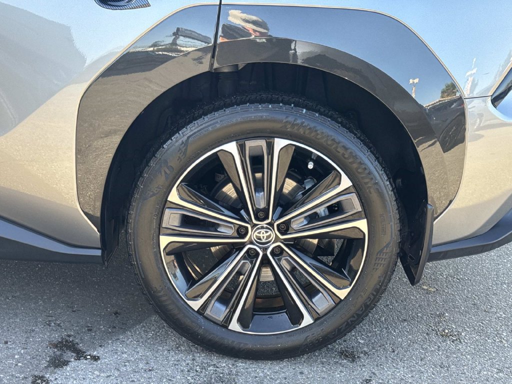 Used 2024 Toyota bZ4X FWD w/ Weather Package image 30