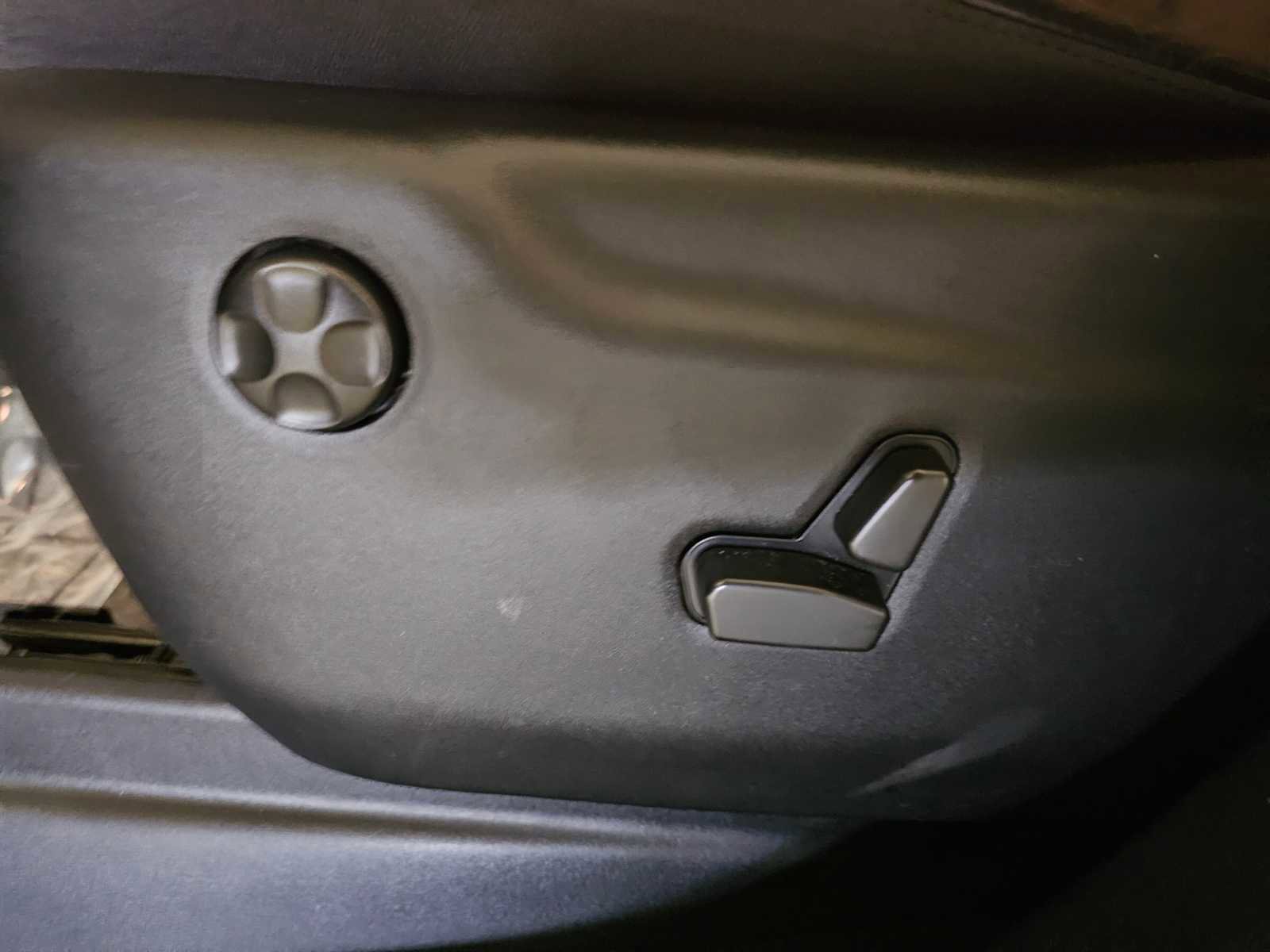 Used 2021 Jeep Grand Cherokee Laredo X image 24