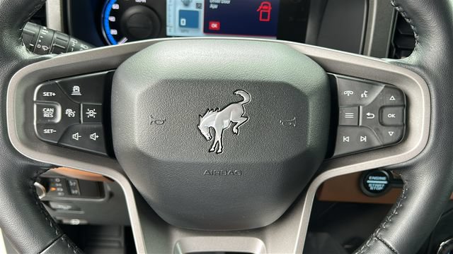 Used 2024 Ford Bronco Outer Banks AWD/4WD image 12